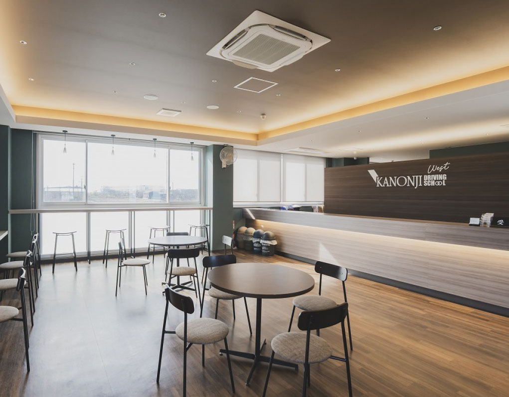 リニューアルしたばかりのロビー(West)